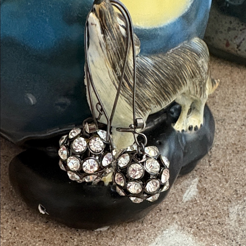 Elegant Crystal Drop Earrings